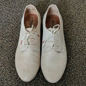 Tamaris Oxford shoe